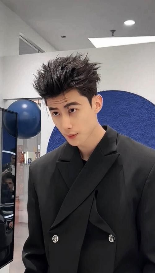 龍須背頭適合什么發質？