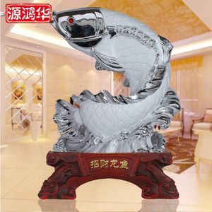 金龍魚擺件的最佳擺放方法，最適合放在家中的財位上：金龍魚擺件的最佳擺放方法