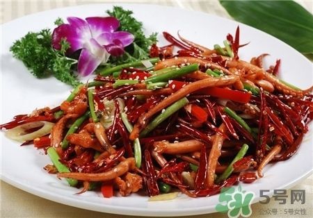 龍魚的胡須有什么用處：龍魚的胡須在生存和繁衍中起著至關(guān)重要的作用