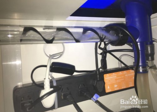 魚缸里放銅擺件好嗎（魚缸里放銅擺件好嗎圖片）