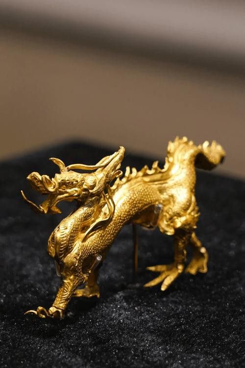 提供幾張更簡約風(fēng)格的金龍頭像
