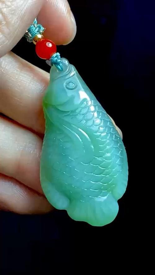 翡翠金龍魚圖片