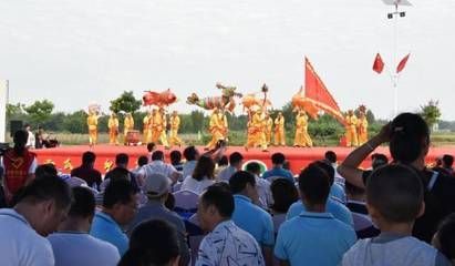 懷集龍魚舞在肇慶表演：懷集龍魚舞在肇慶市表演