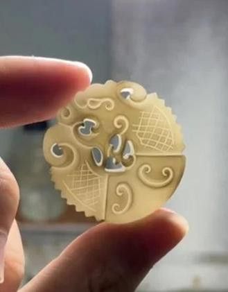 如何保養(yǎng)龍頭魚吊墜？