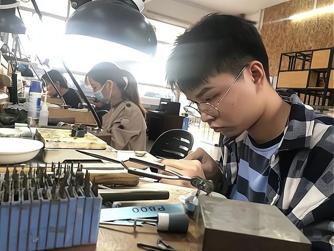 高清展示金龍雕刻需要哪些專業設備？