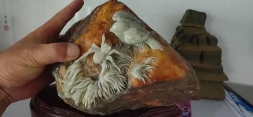 金龍魚吊墜墨玉值錢嗎：墨玉值錢嗎？