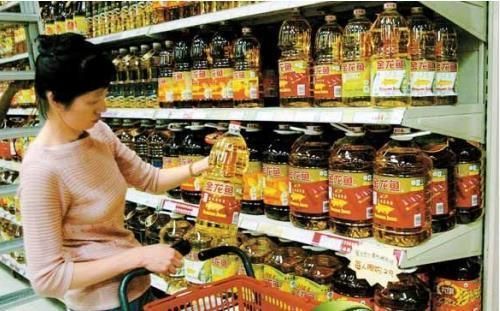 金龍魚的黃金比例是多少（金龍魚的黃金比例是指其食用調和油中各種植物油的比例）