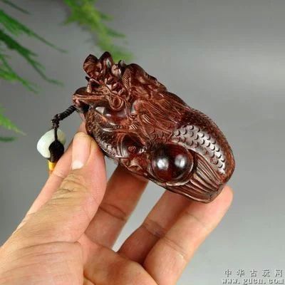 龍魚雕刻的寓意和象征意義：龍魚雕刻的寓意和象征意義：龍魚雕刻在中國傳統文化中有著豐富的寓意和象征意義