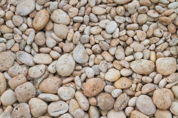 鵝卵石怎么布置魚缸圖片（如何清潔魚缸內的鵝卵石）