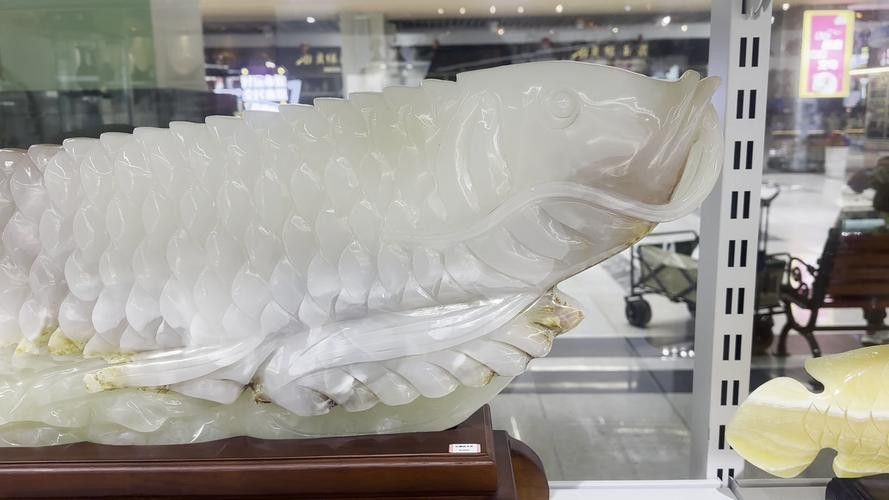 玉石雕刻金龍魚圖片