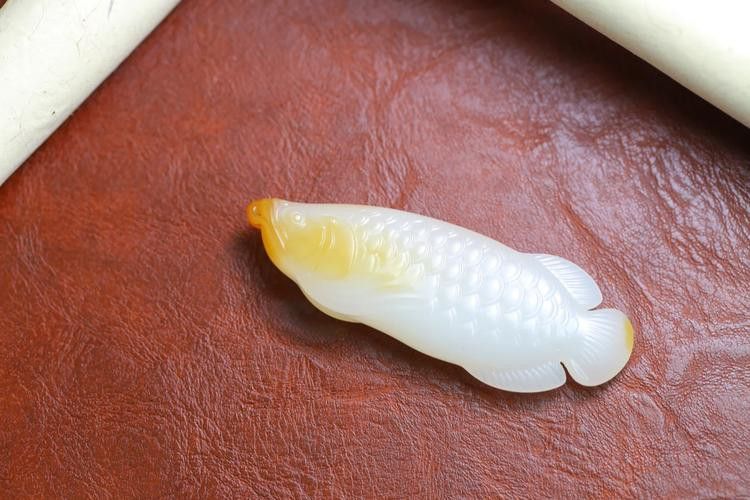 玉石雕刻金龍魚圖片
