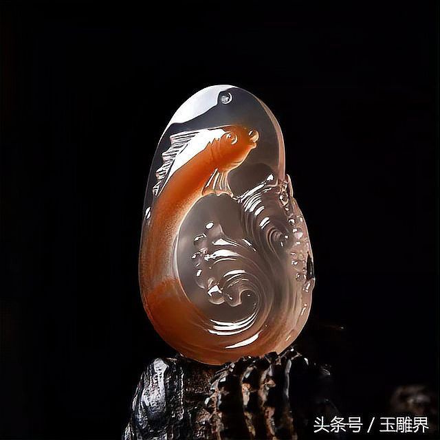 玉石雕刻金龍魚圖片