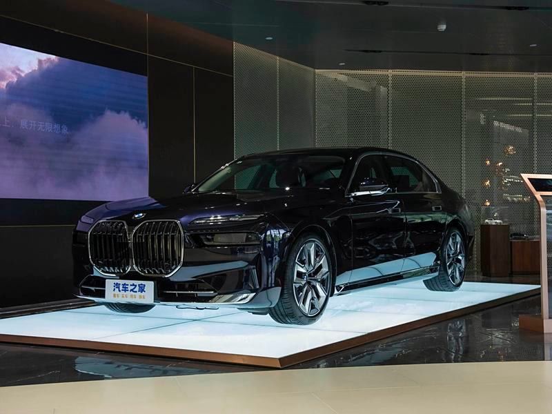 金龍19座中巴車座椅材質是什么？
