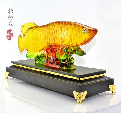 金龍魚擺件頭朝哪擺放：客廳金龍魚擺件擺放位置-愛問生活常識