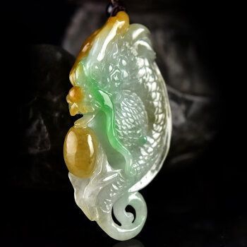 翡翠龍魚的寓意和象征是什么（翡翠龍魚的寓意和象征）