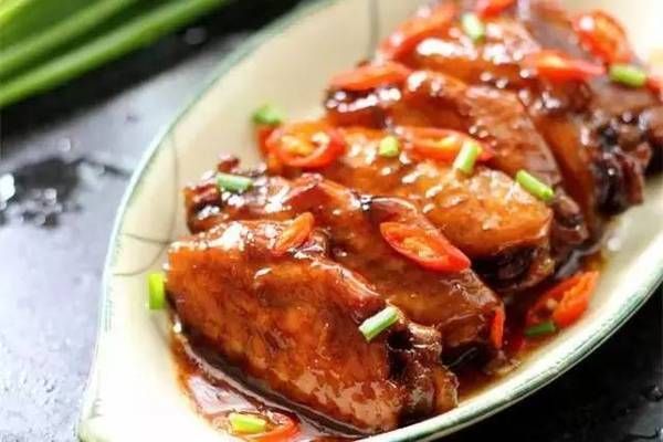 魚缸多長時間換水最好呢（夏季魚缸換水注意事項）