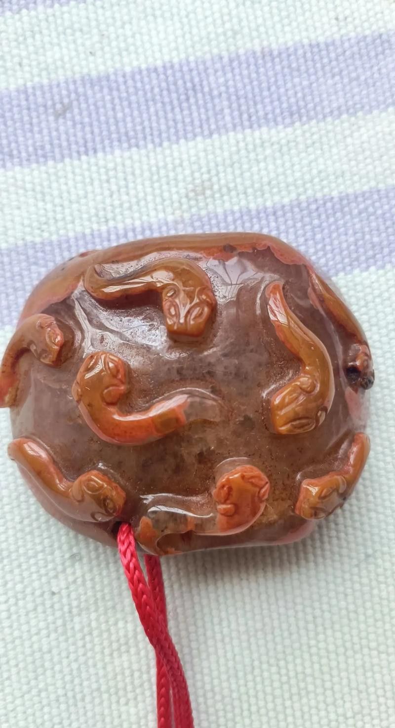 哪種材質的龍頭魚擺件最具有收藏價值？