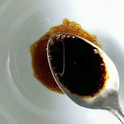 金龍魚吃啥上色快些：金龍魚吃什么發(fā)色好金龍魚吃什么發(fā)色最好