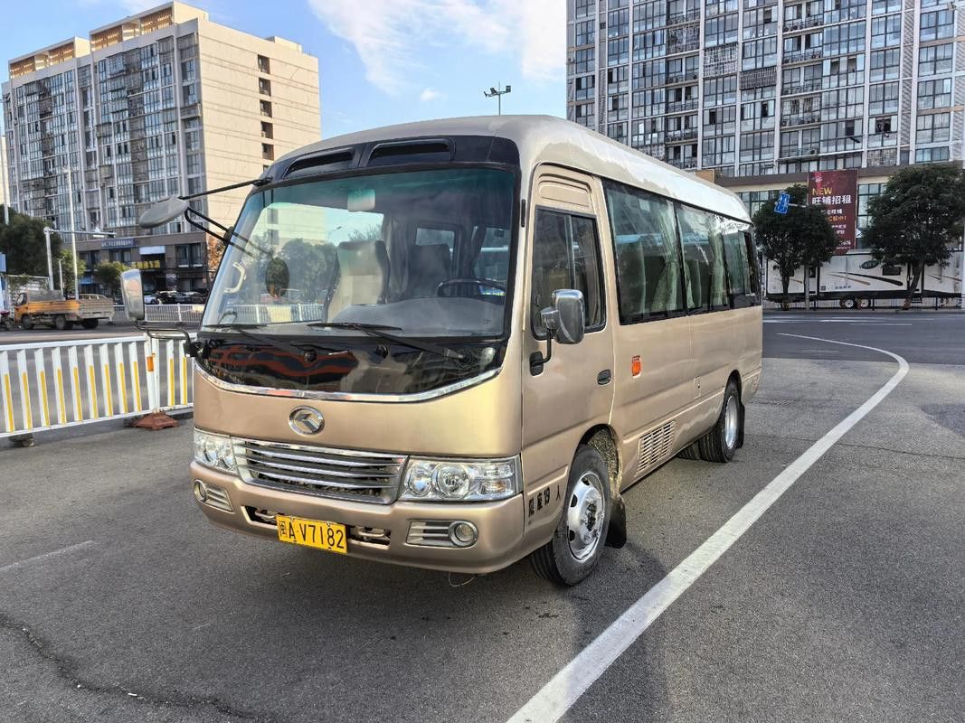 金龍19座中巴車的詳細(xì)圖片