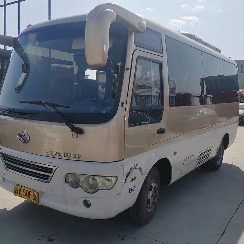 金龍19座中巴車的詳細(xì)圖片