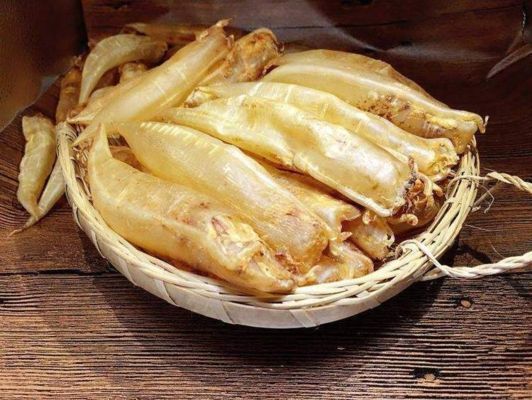 金龍魚魚膠種類有哪些（金龍魚膠與黃花膠的區別如何辨別金龍魚膠的質量）