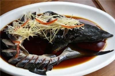 尋龍魚怎么做好吃又簡單竅門：尋找龍魚（假設(shè)為鱘龍魚）的烹飪方法