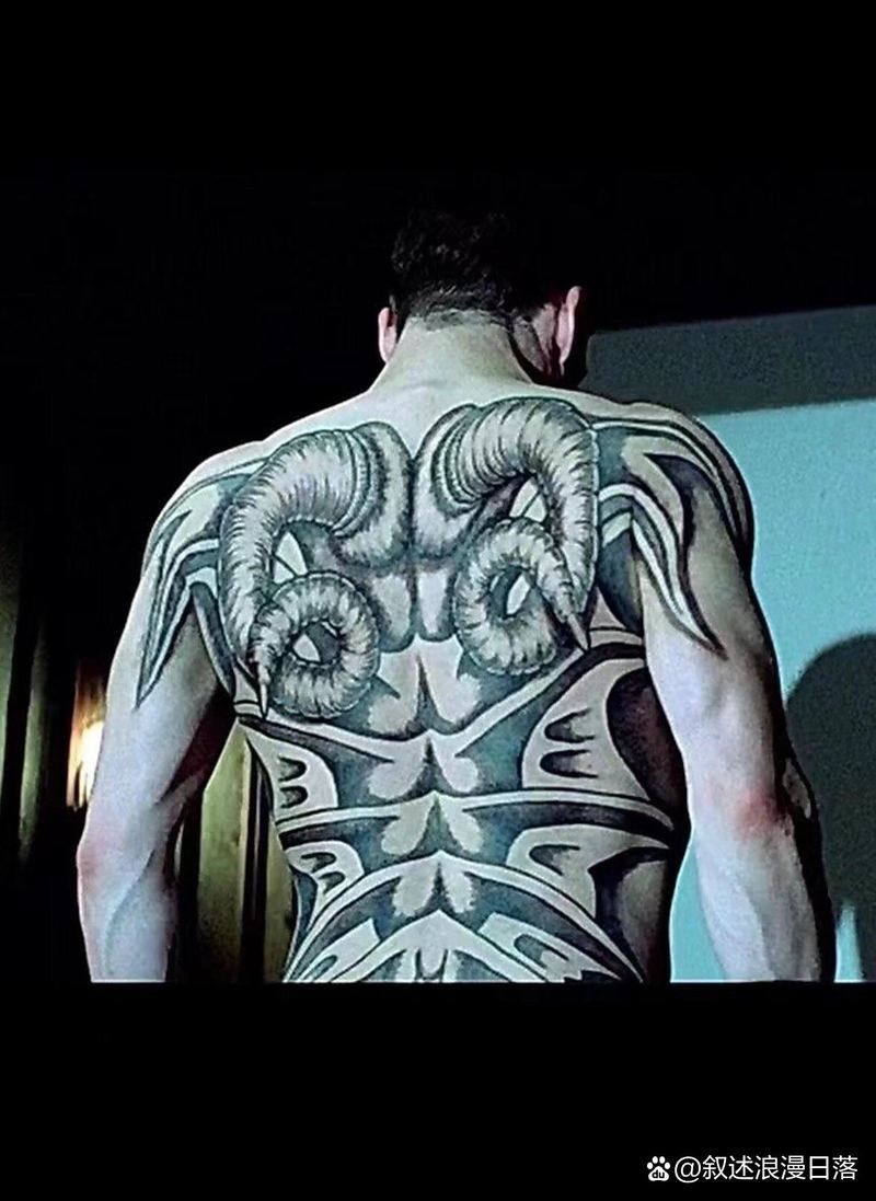 推薦一些紅龍紋身設計圖庫