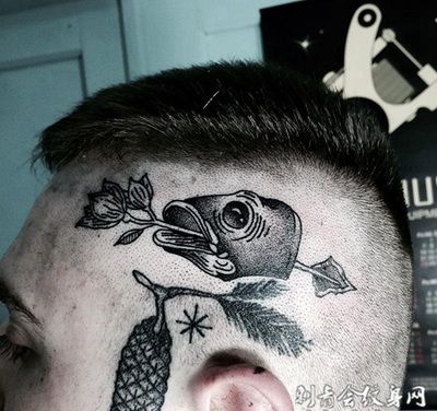 與銀龍魚(yú)混養(yǎng)好嗎：魚(yú)頭龍身的紋身圖案大全