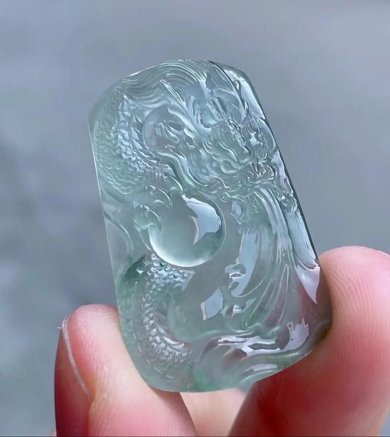 給我推薦幾款性價(jià)比高的龍吊墜