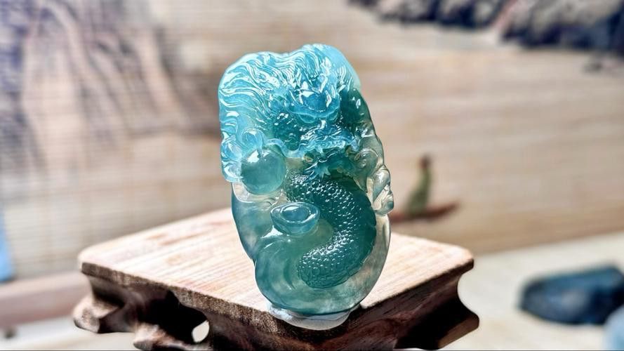 給我推薦幾款性價(jià)比高的龍吊墜