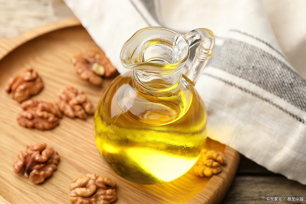 金龍魚葵花籽油和玉米油哪個更好？