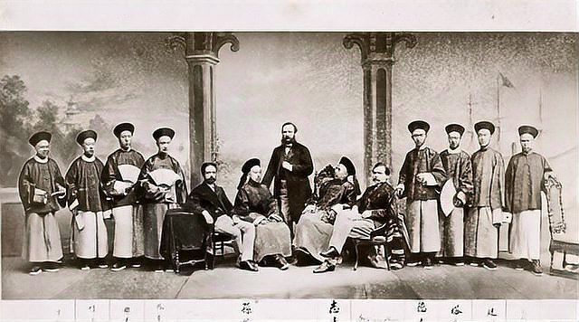 紅龍旗與清朝黃龍旗有何不同？