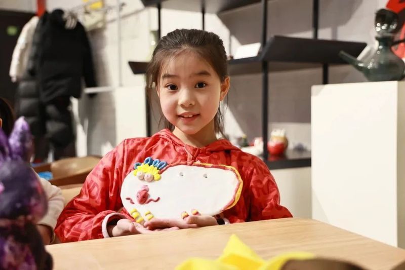 列舉一些著名的紅色龍藝術作品