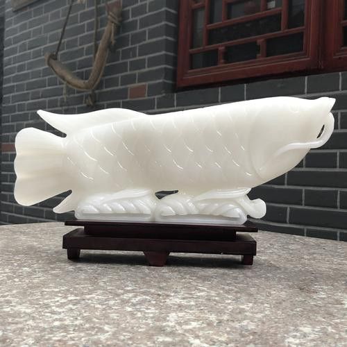 玉金龍魚圖片高清壁紙