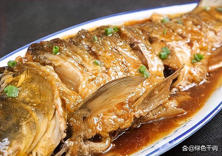 紅龍魚紅燒時(shí)用什么香料？