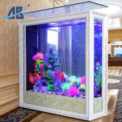 大型龍魚缸里可以放石頭和水草嗎：大型龍魚缸可以放石頭和水草嗎？