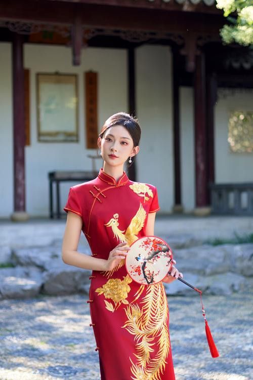 紅龍旗傳統服飾有哪些知名品牌？ 紅龍旗傳統服飾有哪些知名品牌？ 龍魚百科 第7張