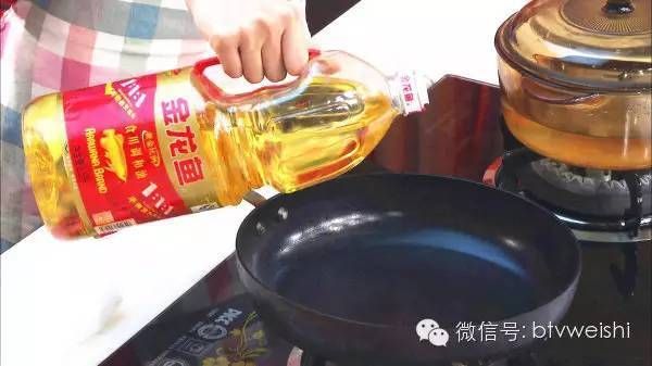 金龍魚為什么會(huì)變色