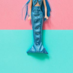 龍魚頭上發(fā)黑是什么病癥引起的：龍魚頭部發(fā)黑是什么原因引起的