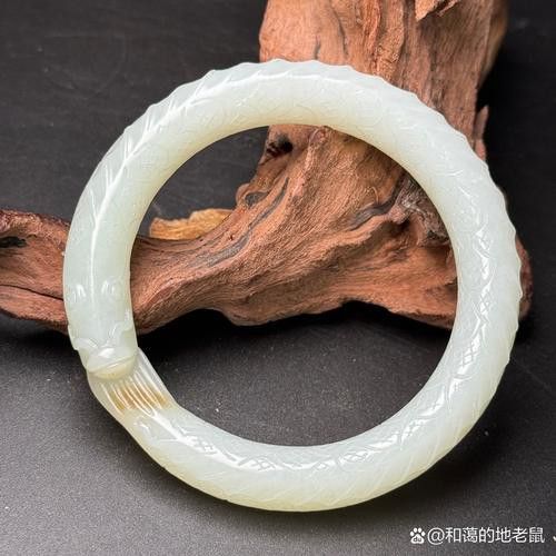 和田玉龍魚手鐲圖片欣賞