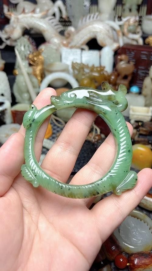 和田玉龍魚手鐲圖片欣賞