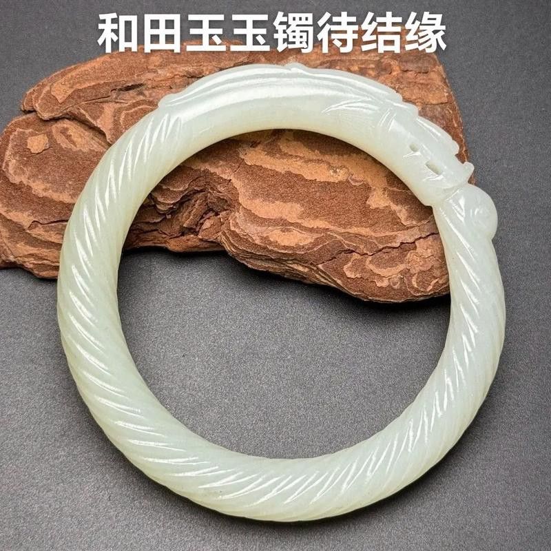 和田玉龍魚手鐲圖片欣賞