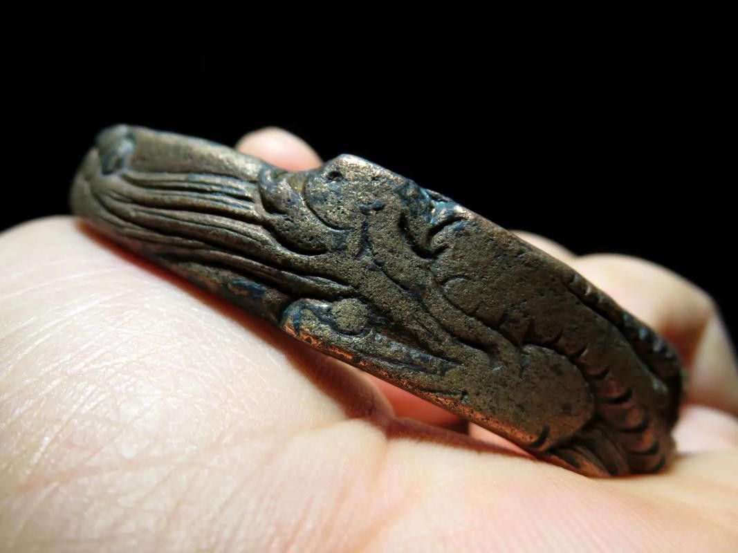和田玉龍魚手鐲圖片欣賞