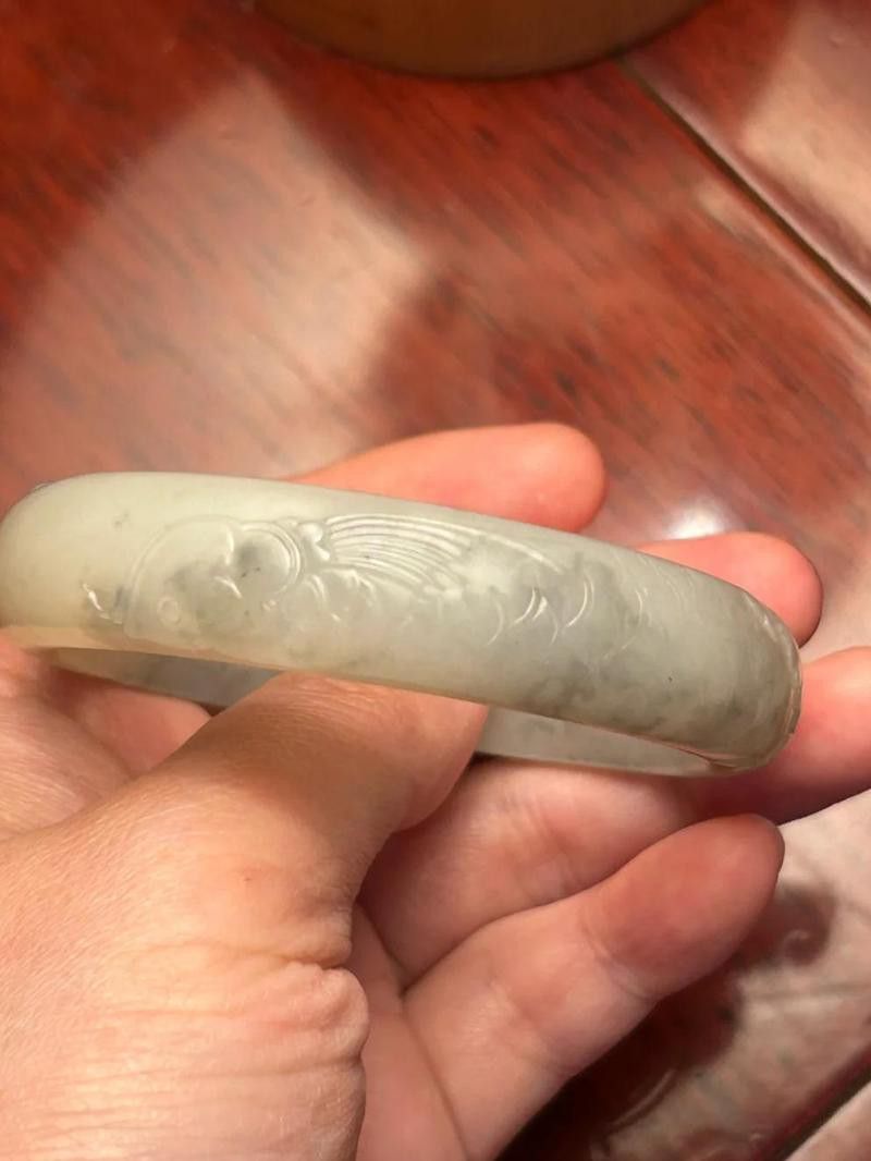 和田玉龍魚手鐲圖片欣賞