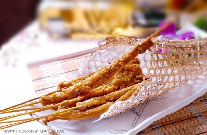 椒鹽龍魚怎么做（椒鹽龍頭魚怎么做好吃椒鹽龍頭魚的做法步驟圖）