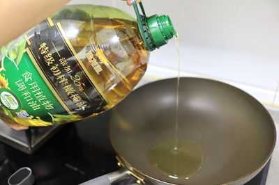 金龍魚吃不下怎么辦：金龍魚不吃東西怎么辦?金龍魚不吃食怎么回事