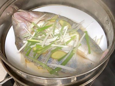 雪龍魚鹽腌制的具體步驟：雪龍魚的鹽腌制過(guò)程包括準(zhǔn)備原料、清洗、切片和腌制 雪龍魚鹽腌制的具體步驟：雪龍魚的鹽腌制過(guò)程包括準(zhǔn)備原料、清洗、切片和腌制 龍魚百科 第2張