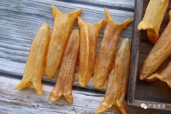 金龍魚膠與黃花膠區(qū)別是什么（金龍魚膠與黃花膠在外形、口感以及功效上存在差異）