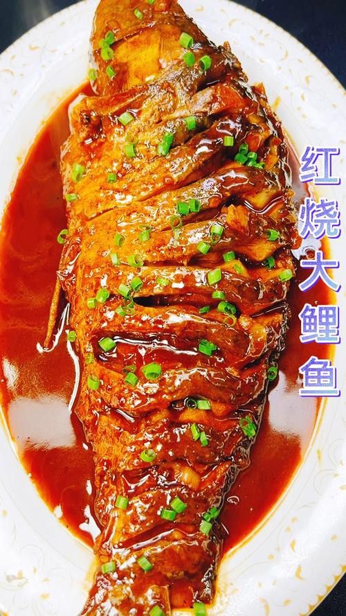 龍魚病了沉到水底了怎么辦：龍魚沉到水底可能表明其身體不適，可能是水質問題引起的