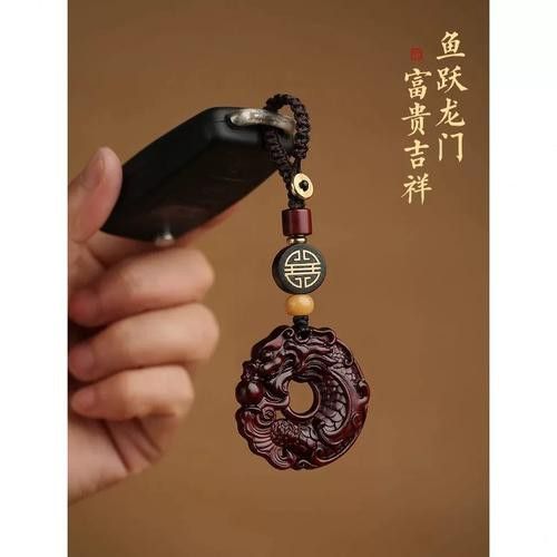 哪種材質的龍頭魚掛件最受歡迎？
